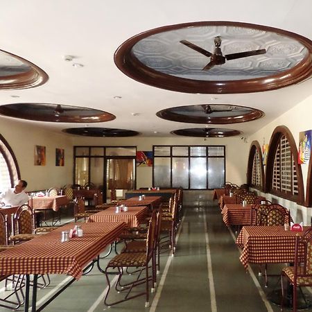 Hotel Ayodhya Nashik Eksteriør billede