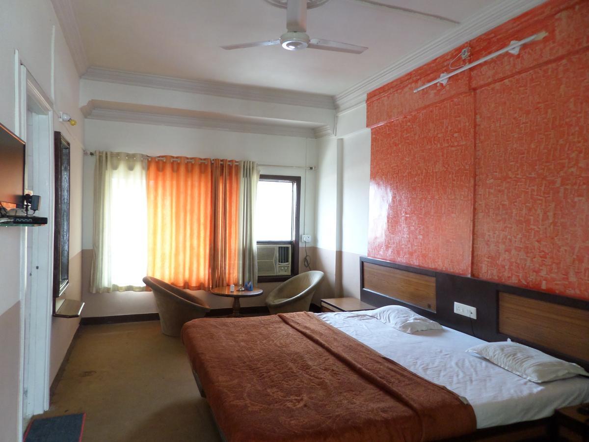Hotel Ayodhya Nashik Eksteriør billede