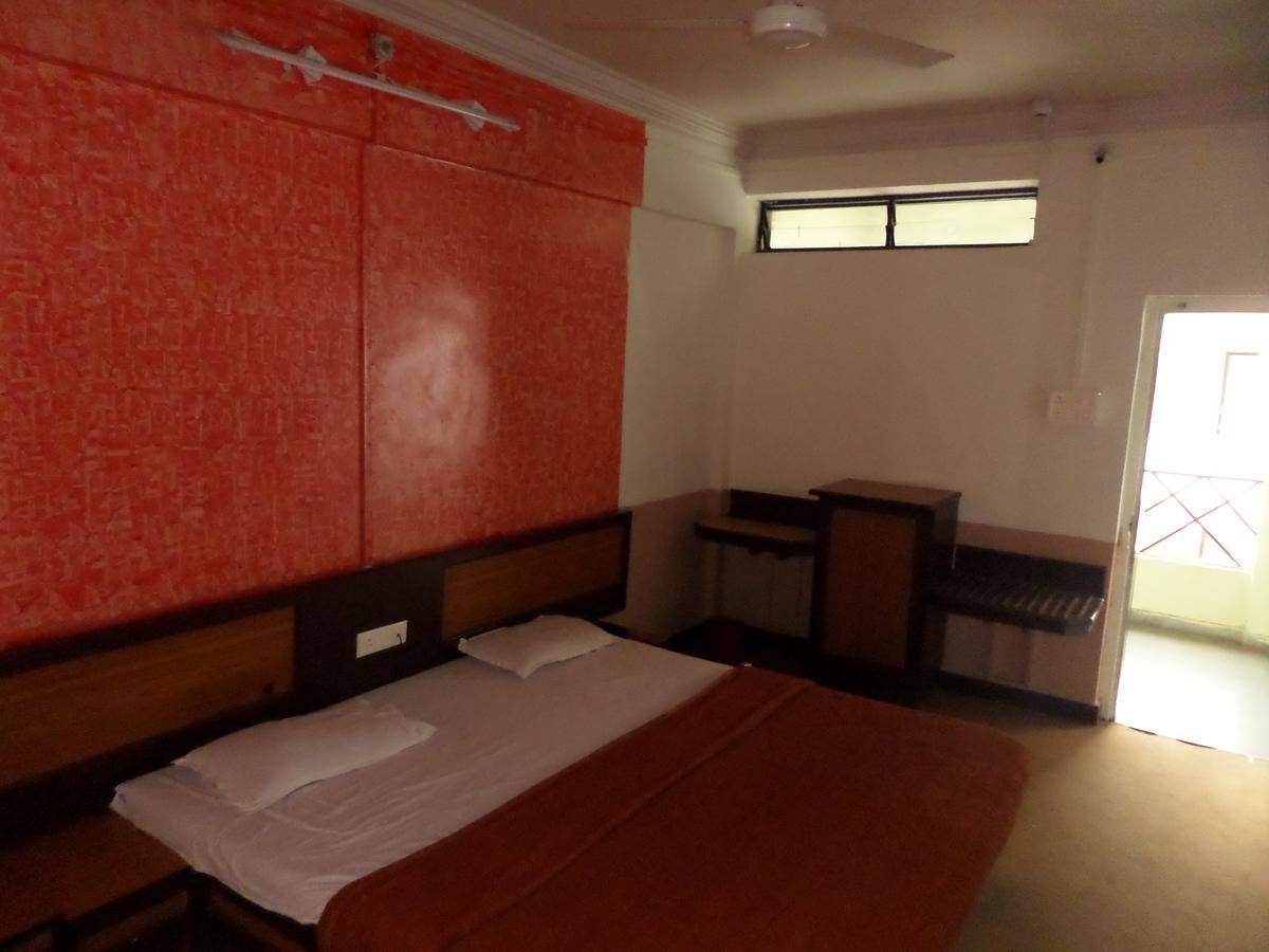 Hotel Ayodhya Nashik Eksteriør billede