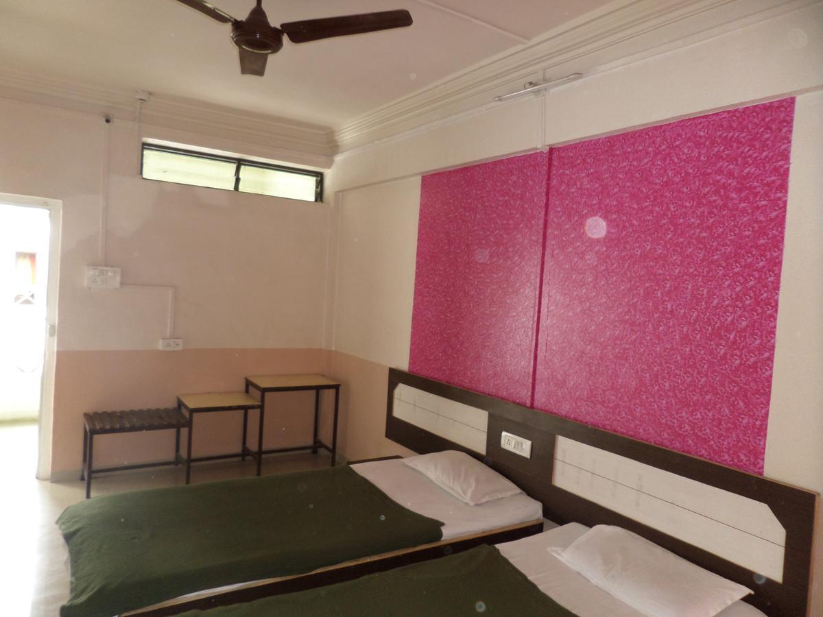 Hotel Ayodhya Nashik Eksteriør billede